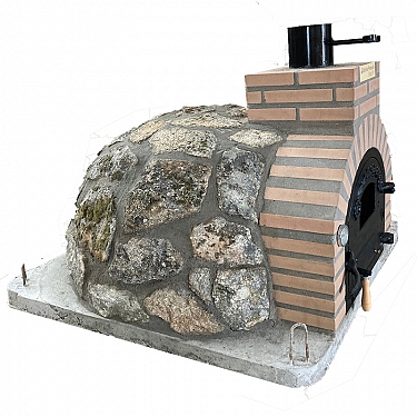 WOOD-FIRED OVEN FINISHED IN GRANITE STONE