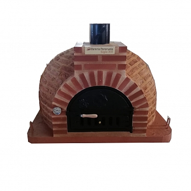 WOOD-FIRED OVEN FINISHED IN RUSTIC MUDEJAR BRICK